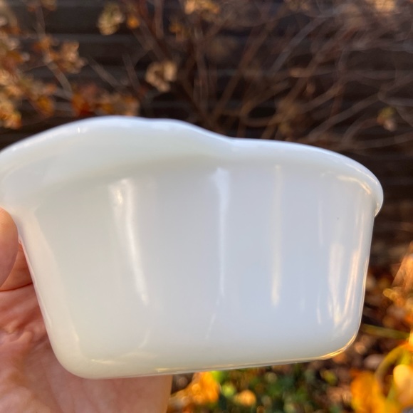 Vintage Fire King White Covered Dish - Picture 6 of 8
